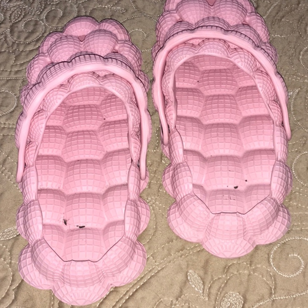 Source Unknown Bubblegum Pink Clogs - image 3